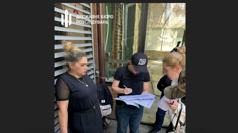 Співробітницю Міністерства юстиції затримали на хабарі у 120 тисяч доларів