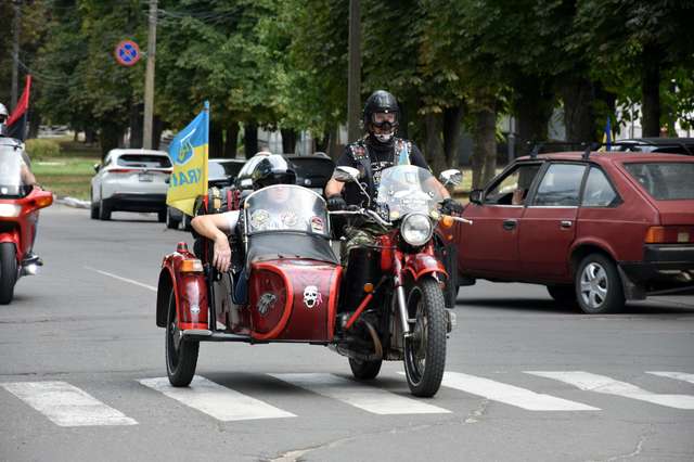 У Пирятині байкери вшанували пам'ять полеглих захисників України_5