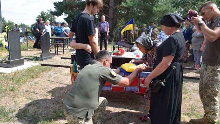 Захисник України Олексій Василенко повернувся у Нові Санжари «на щиті»