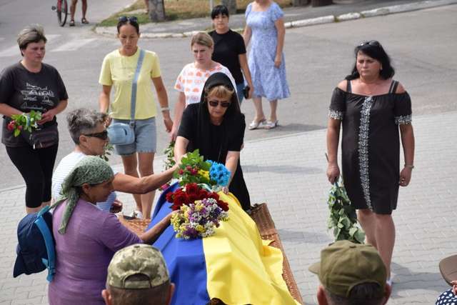 Захисник України Олексій Василенко повернувся у Нові Санжари «на щиті»_3