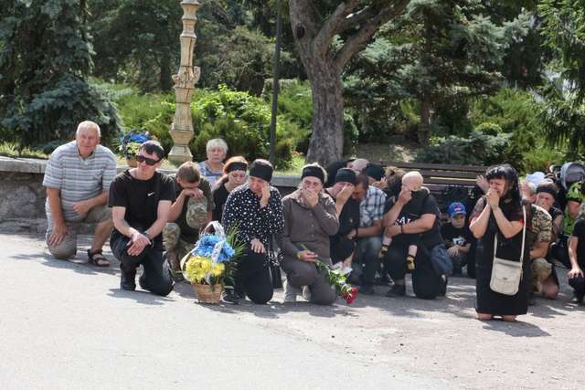 Зіньків знову у жалобі — воїн Олексій Попов «на щиті»_7