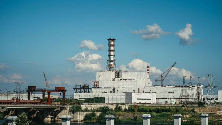 На Курській АЕС поставили на охорону жінок