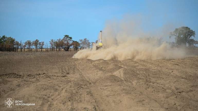 Попри замінованість на Херсонщині тривають жнива