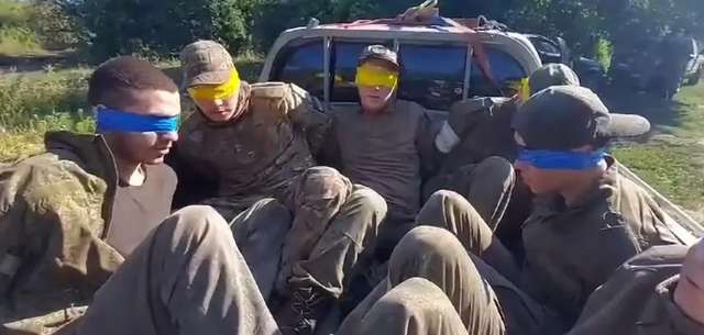 Полонені строковики з армії РФ