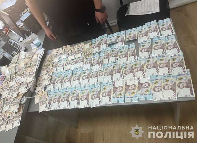 На Буковині затримали посадовців квартирно-експлуатаційного відділу_1