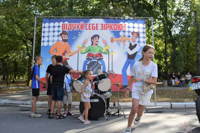 Чутівська громада влаштувала благодійний ярмарок на підтримку ЗСУ_3