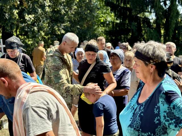 Хорол провів в останню дорогу полеглого захисника України Сергія Зибарєва_1