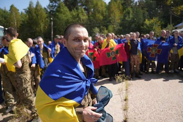 Україна повернула 115 полонених захисників_11