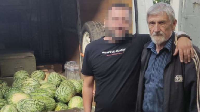 Півтори тонни полтавських кавунів передали волонтери захисникам України