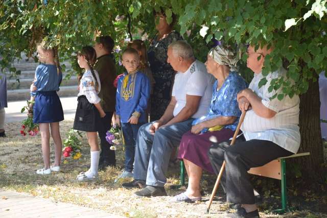 Полеглих оборонців Андрія Бабенка і Олега Олійника увічнили у Нових Санжарах_3