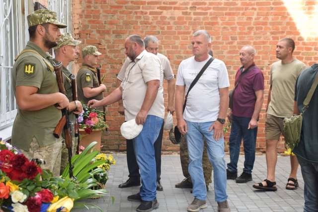 Полеглих оборонців Андрія Бабенка і Олега Олійника увічнили у Нових Санжарах_5