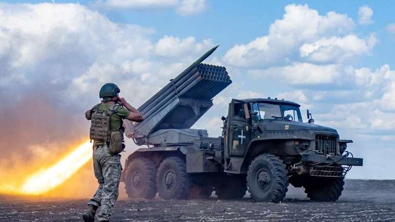 На Донеччині тривають бої за Невельське і Галицинівку