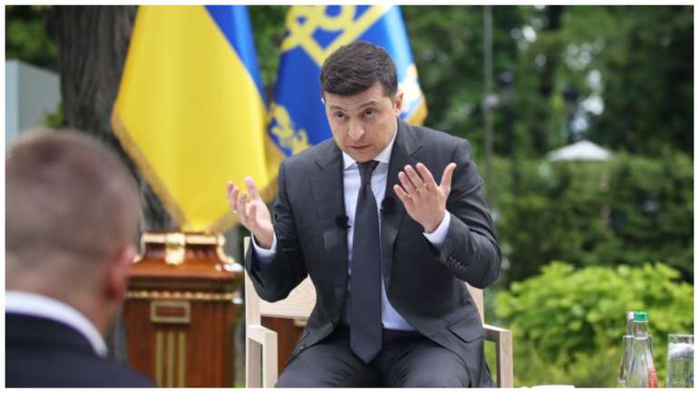 Зеленський провів кадрові перестановки в уряді через падіння популярності, – The Economist