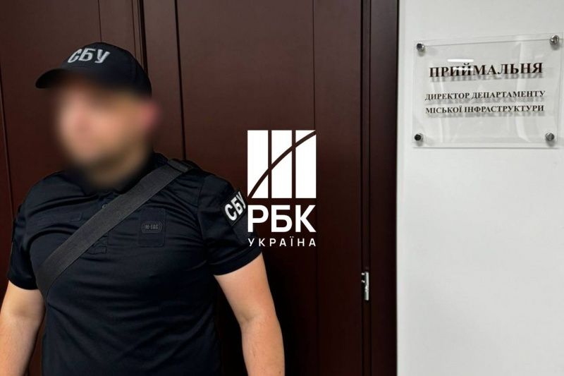 СБУ прийшла з обшуками до Ужгородської міськради_3