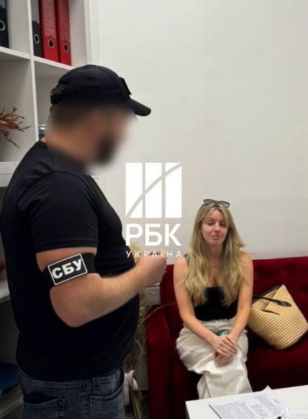 СБУ прийшла з обшуками до Ужгородської міськради_7