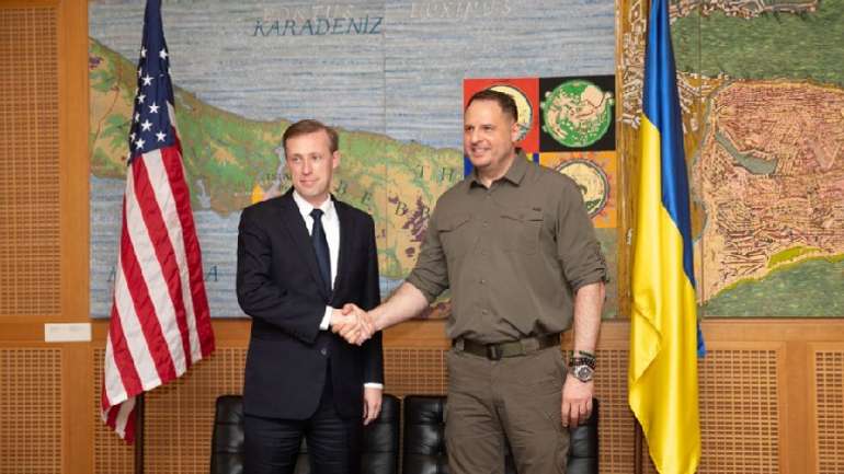 США свідомо заважають Україні перемогти РФ у війні