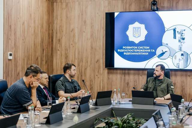 Слуги урода будують цифровий концтабір в Україні_4