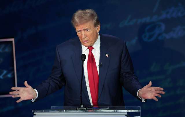 Дональд Трамп та Камала Гарріс провели перші дебати_1
