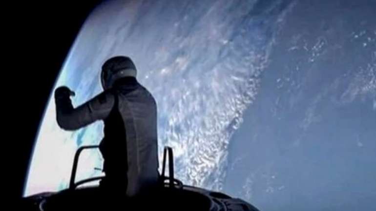 Двоє космічних туристів вперше в історії вийшли у відкритий космос