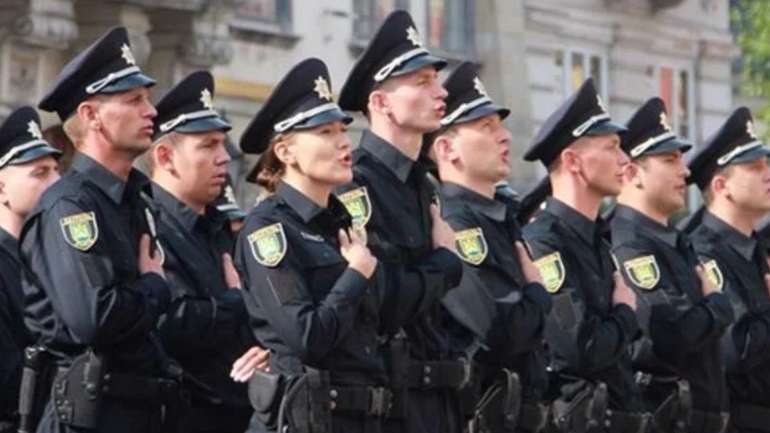 Слідчий поліції Києва Назарій Пашкевич не зміг довести, як він накопичив 200 тисяч доларів