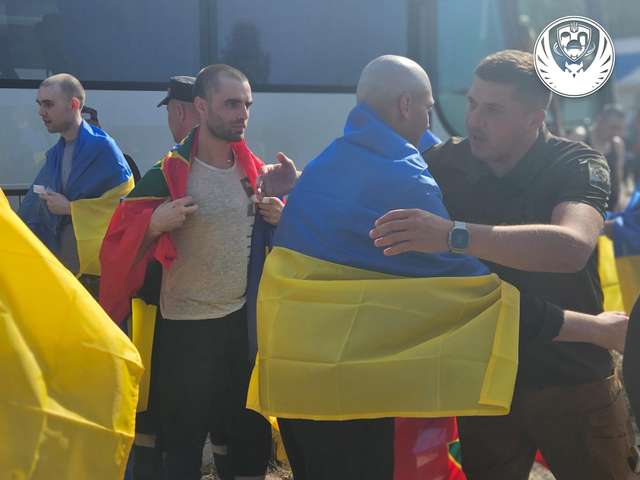 З російського полону звільнено 103 захисники України_9