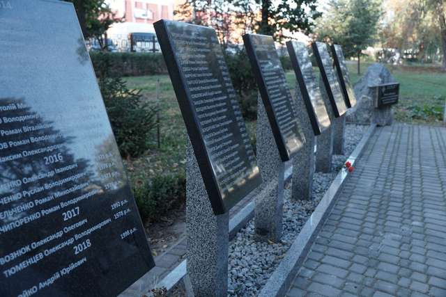 У Лубнах постала Алея пам'яті полеглих захисників України_1