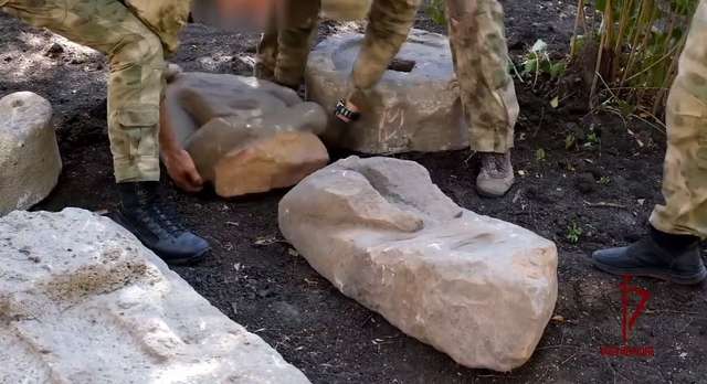 Окупанти розграбували заповідник «Кам'яні Могили» у Донецькій області_1