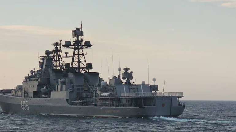 Російський есмінець відкрив вогонь по норвезькому судну