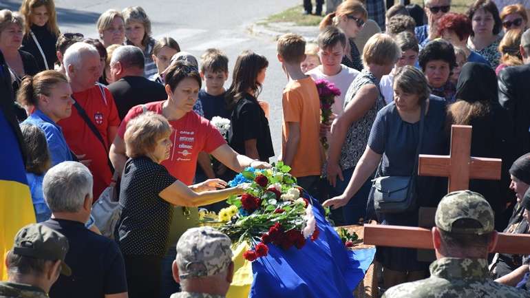 Новосанжарська громада зустріла свого земляка Валентина Рудя «на щиті»