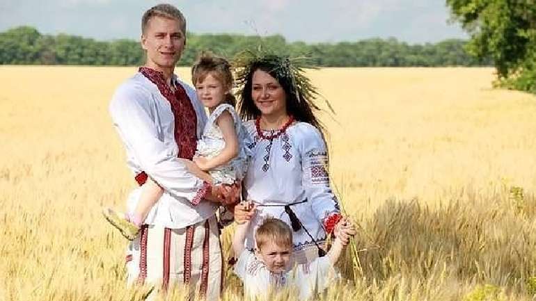 Демографічна катастрофа в Україні глибша за політичні ігри популістів