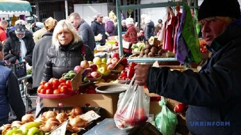 Українцям радять зробити продовольчі запаси на зиму 2024-2025