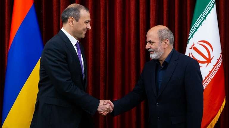 Вірменія повертається в орбіту Ірану