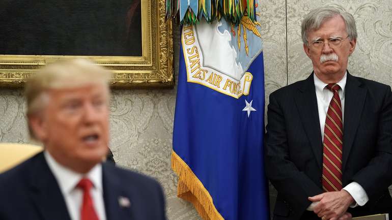 Ексрадник Трампа Болтон заявив, що США можуть вийти з НАТО у разі переобрання експрезидента
