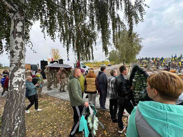 Оборонець Сергій Гуревич повернувся до рідного Миргорода «на щиті»_3