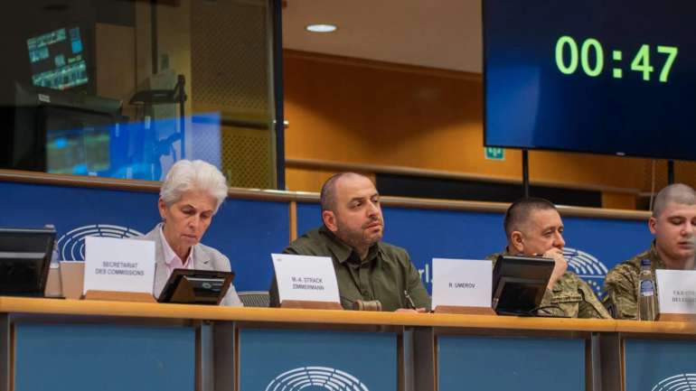 Міністр чебуреків в Європарламенті теж просив грошей