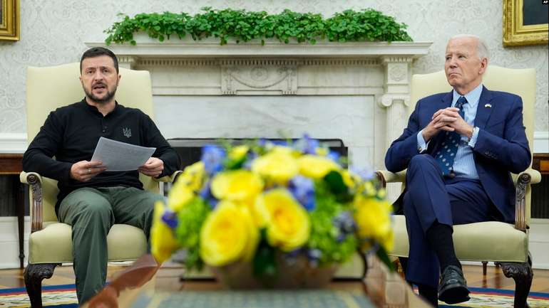 Зеленський замінив Байдена на посаді президента США