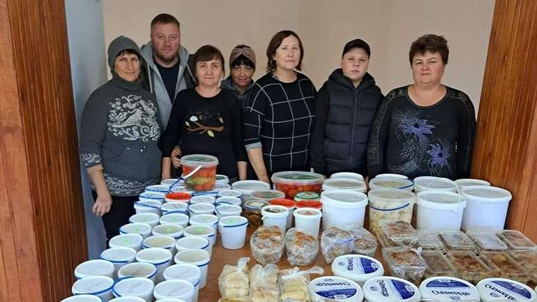 Великосорочинські ґазди не втомлюються годувати воїнів ЗСУ