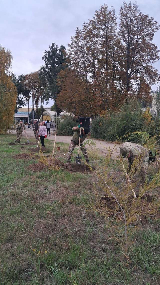 Родини полеглих захисників створили Алею Спогадів у Запоріжжі_1