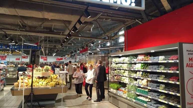 Українці стали більше економити на харчах — соцопитування