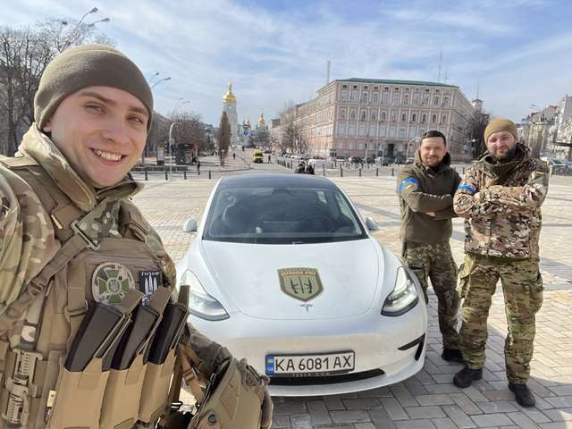 Без бутафорських окулярів воювати значно зручніше.