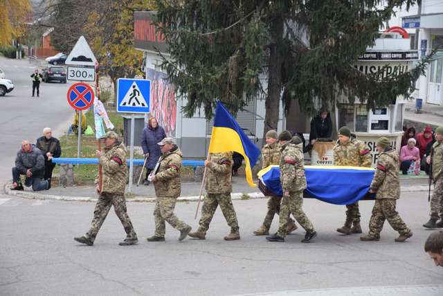 Захисник України Віталій Пузир повернувся у Нові Санжари «на щиті»_5
