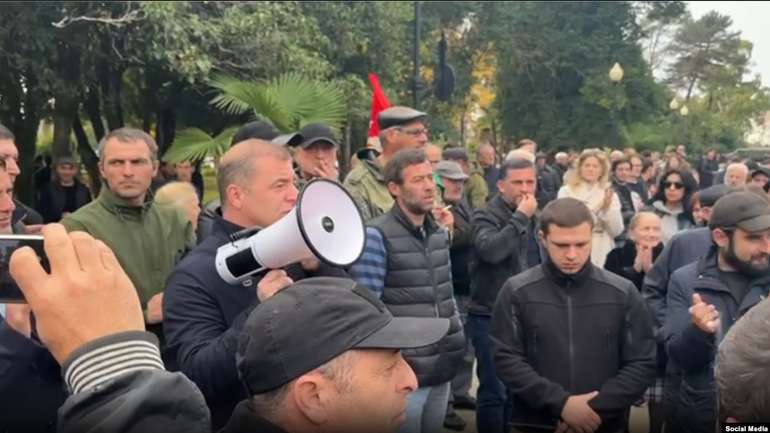 В окупованій Абхазії спалахнули протести проти інвестиційної угоди з Москвою