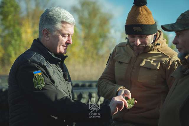 Справжні друзі виявляються лише в скрутні часи, в часи випробувань_17