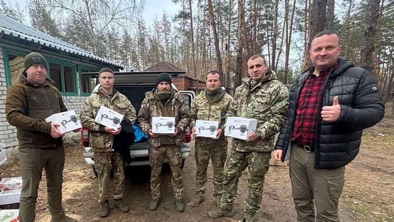 Полтавцям від полтавців: земляки передали дрони воїнам 66-ї ОМБр