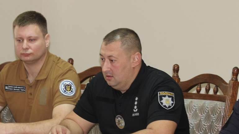 Тарас Полієнка (праворуч)