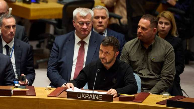 Виконуйте Закон України «Про дипломатичну службу» !
