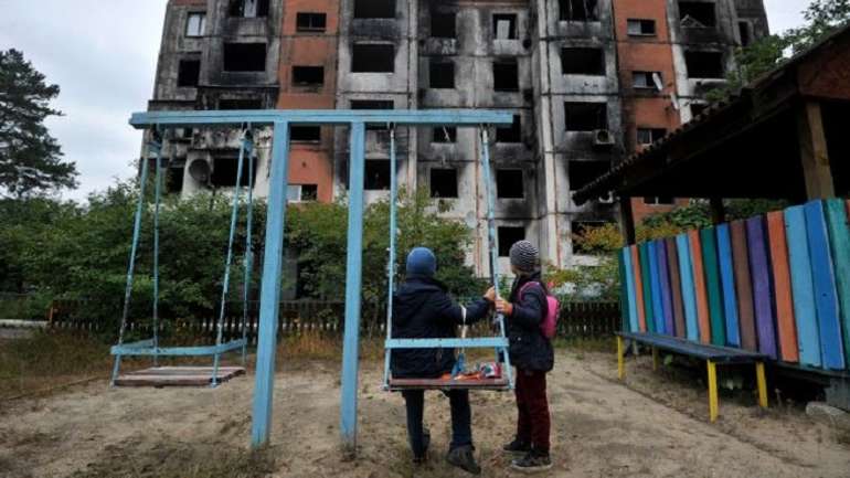 Після поневірянь світом наші люди мусять вертатися в окупацію