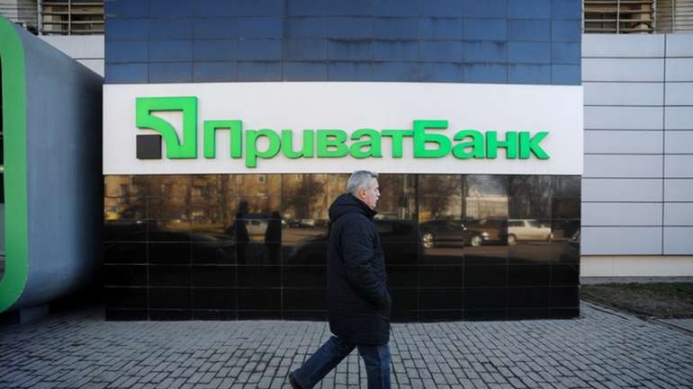 ПриватБанк продовжує масово втрачати клієнтів