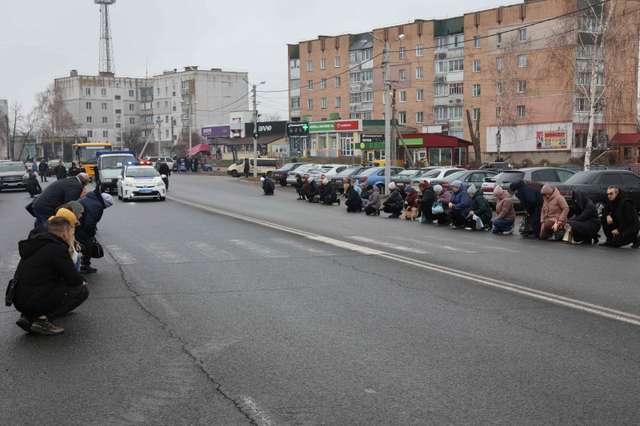 Лохвиця у жалобі, «на щиті» український захисник Олександр Комірний_1