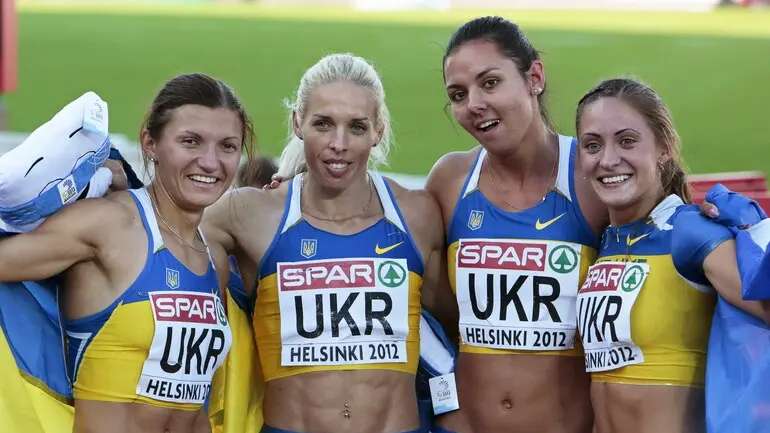 Українським легкоатлеткам вручили олімпійську медаль замість дискваліфікованих росіянок